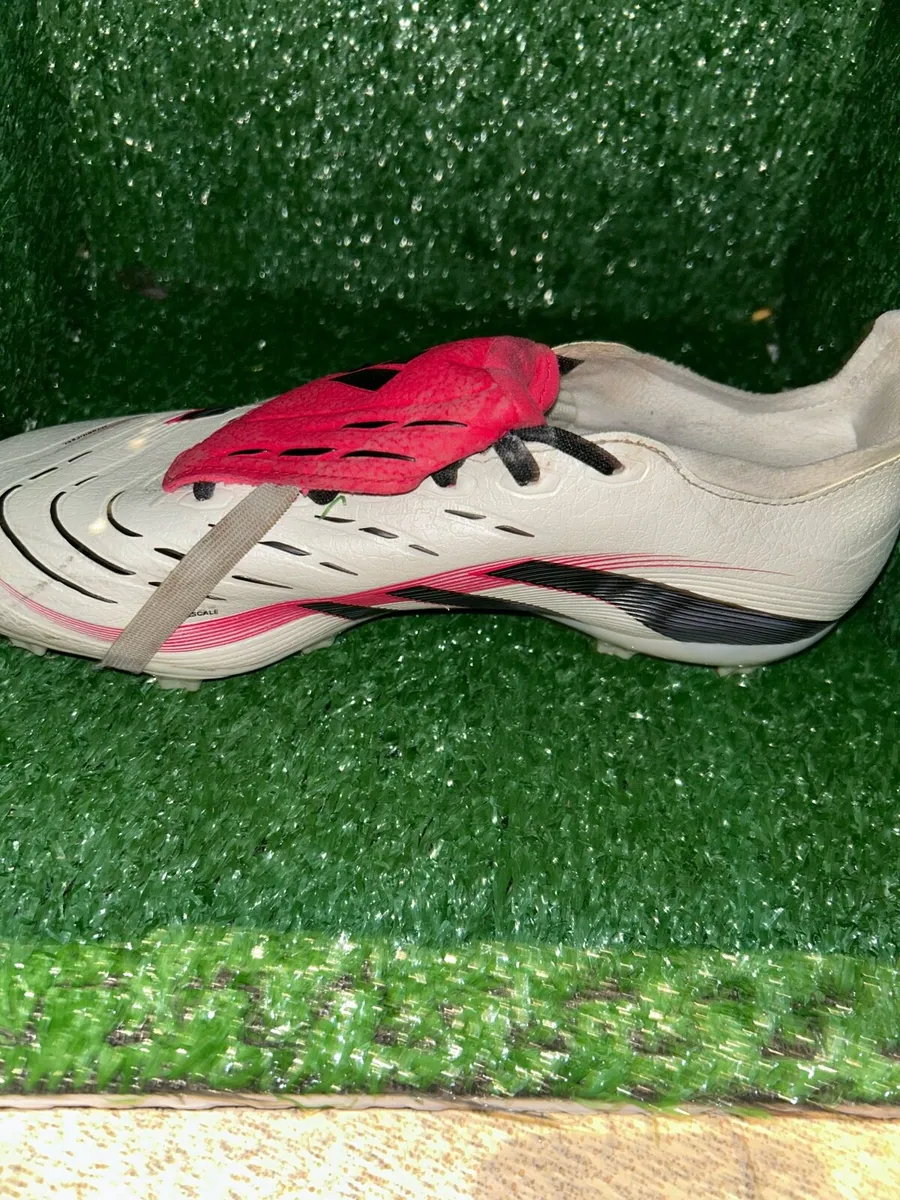 Adidas predator league football boots - Image 2