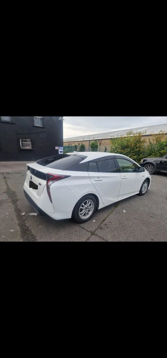 Toyota prius - Image 1