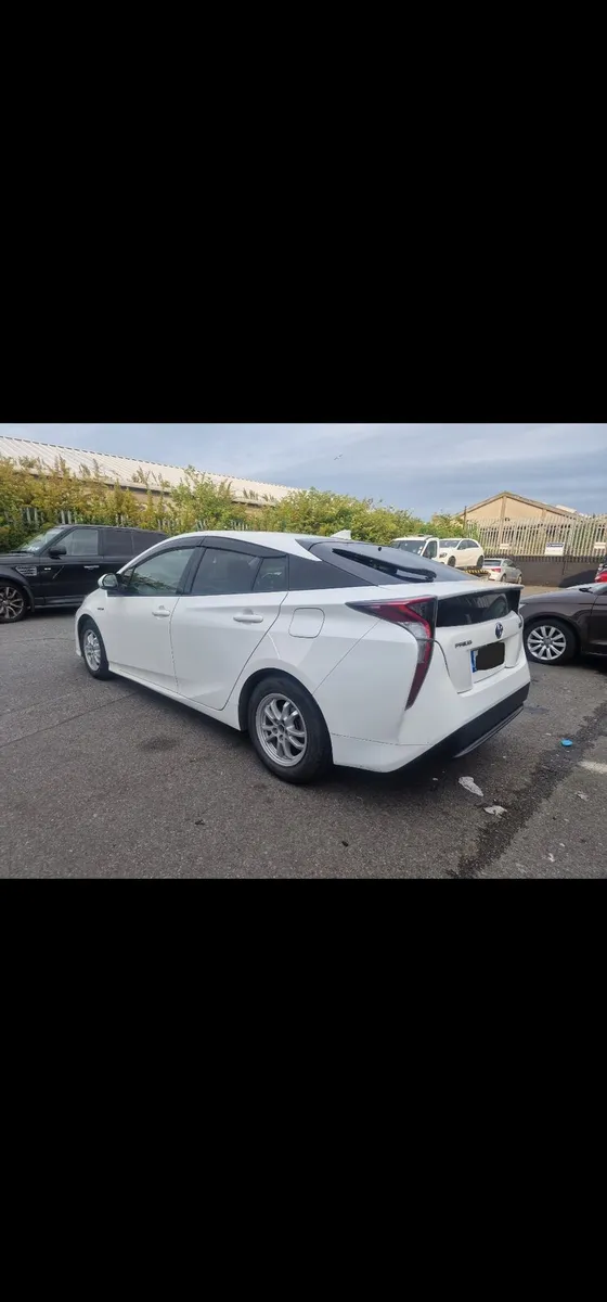 Toyota prius - Image 2
