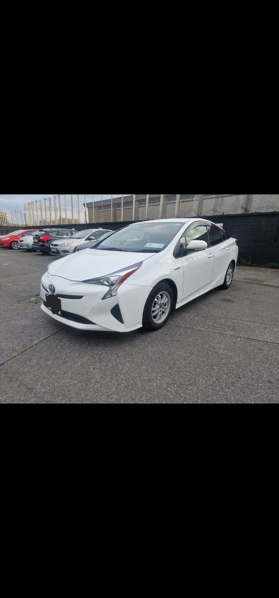Toyota prius - Image 3