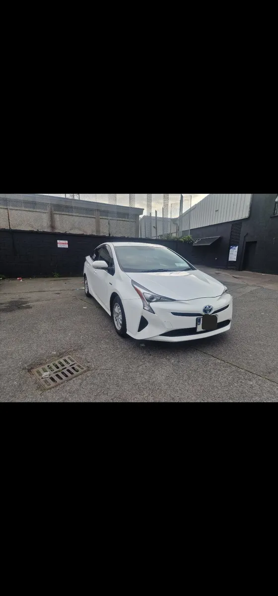 Toyota prius - Image 4