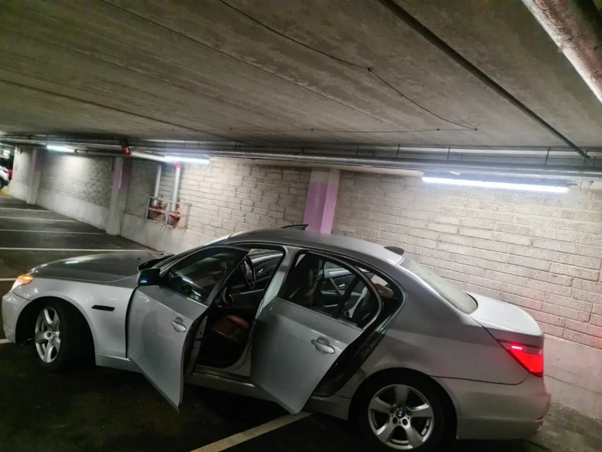 BMW 5-Series E60 520 Automatic - Image 3