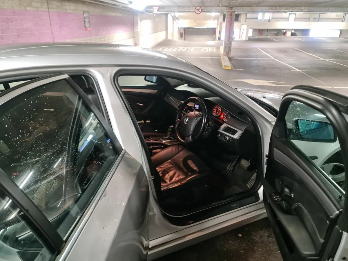 BMW 5-Series E60 520 Automatic - Image 2
