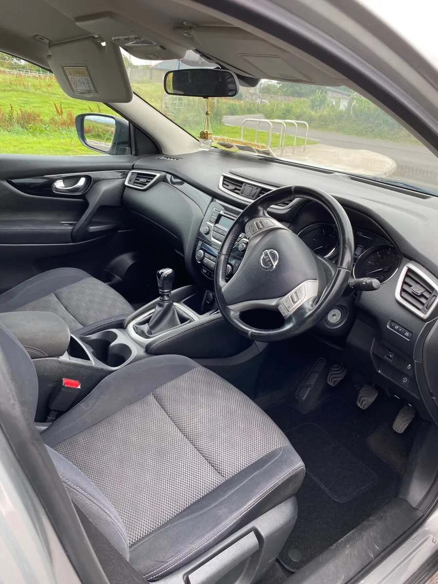Nissan Qashqai 2015 - Image 3