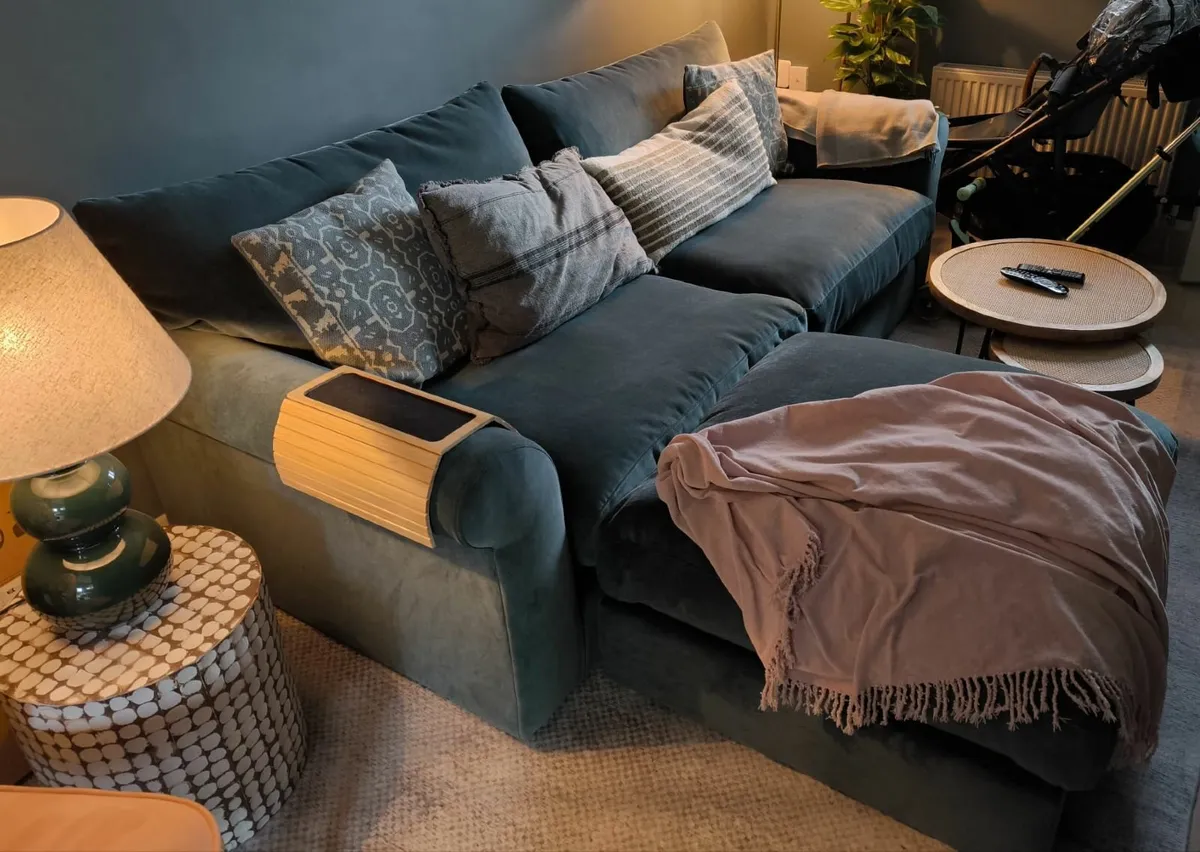 Couch - Image 2