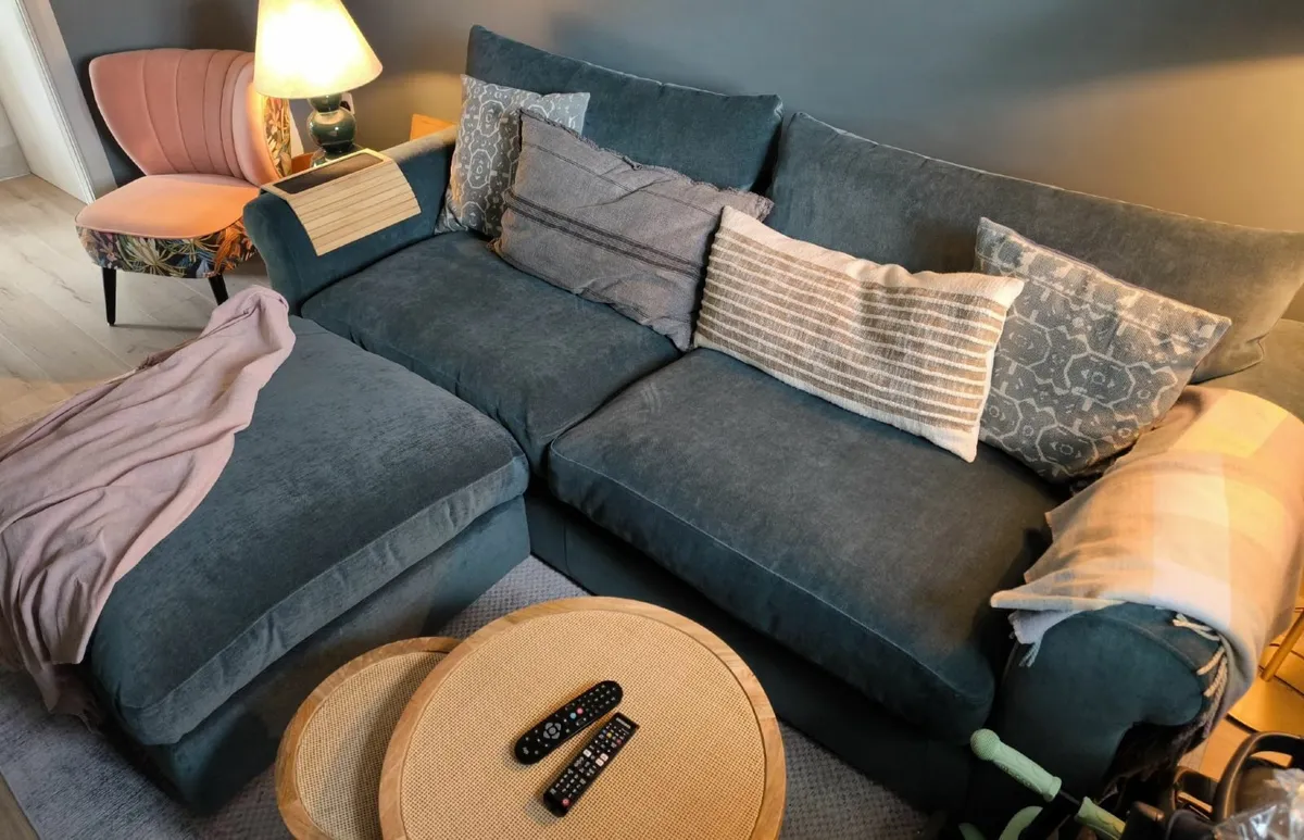 Couch - Image 3