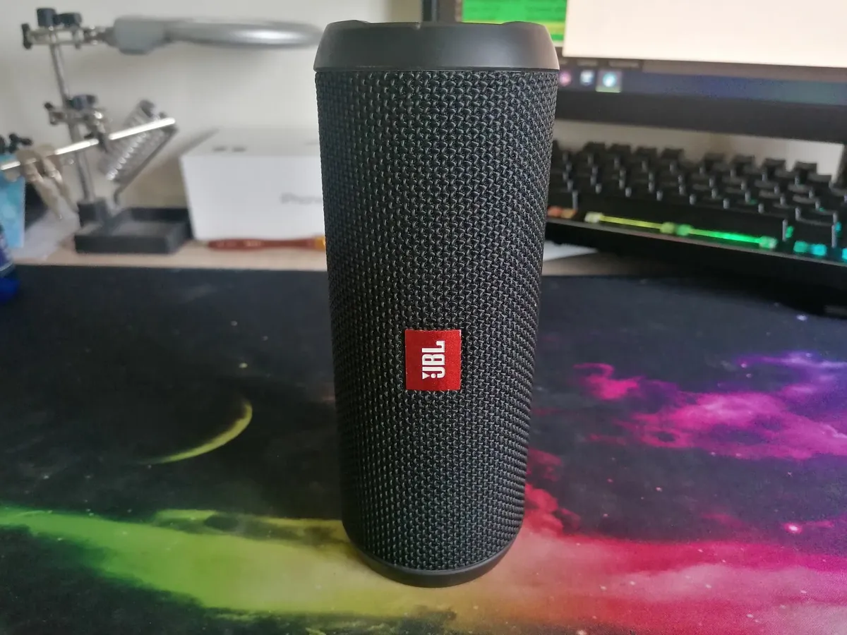 JBL Flip 3 Wireless Portable Speaker – Good Condit - Image 1