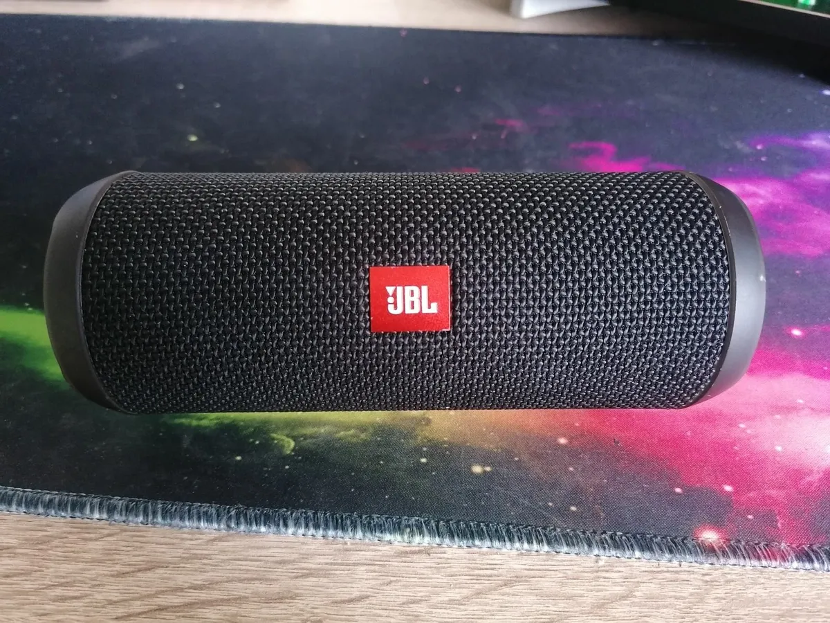 JBL Flip 3 Wireless Portable Speaker – Good Condit - Image 3