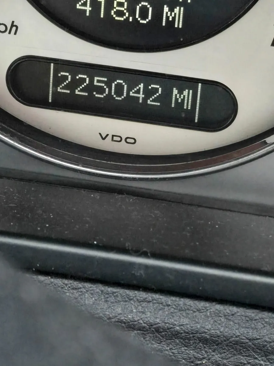 Mercedes-Benz E-Class 2008 - Image 2