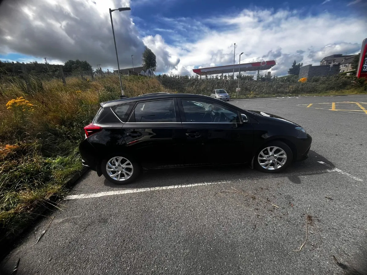 Toyota Auris 2016 - Image 3