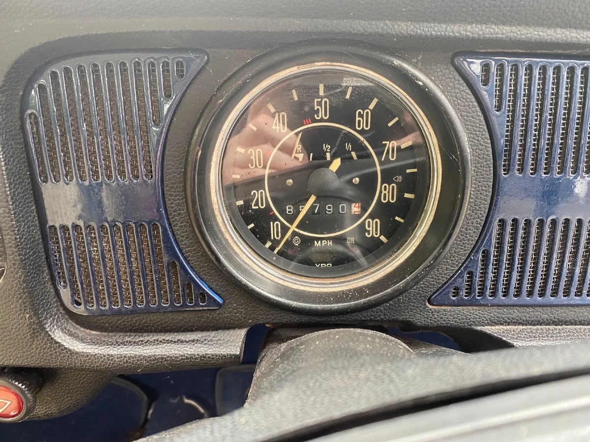 Volkswagen Beetle 1975 - Image 2
