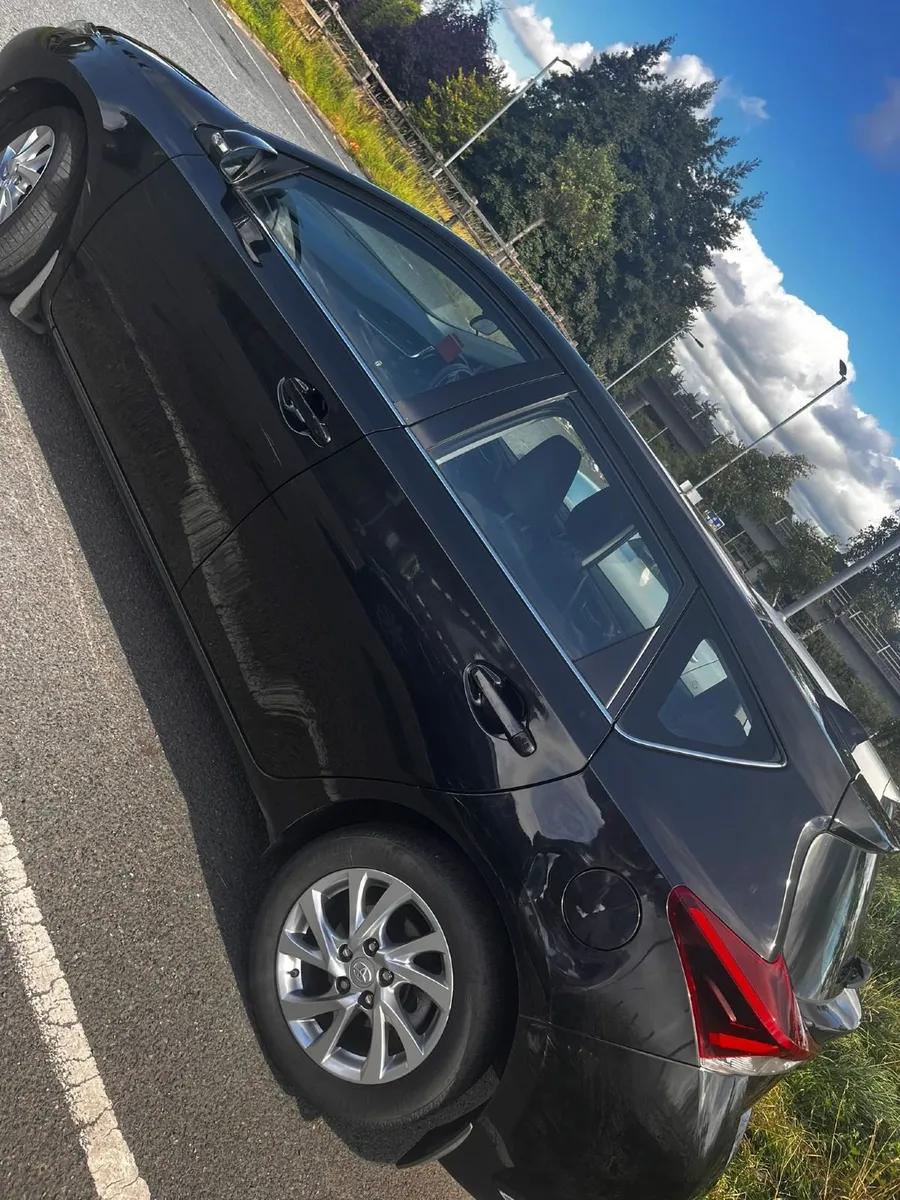 Toyota Auris 2016 - Image 4