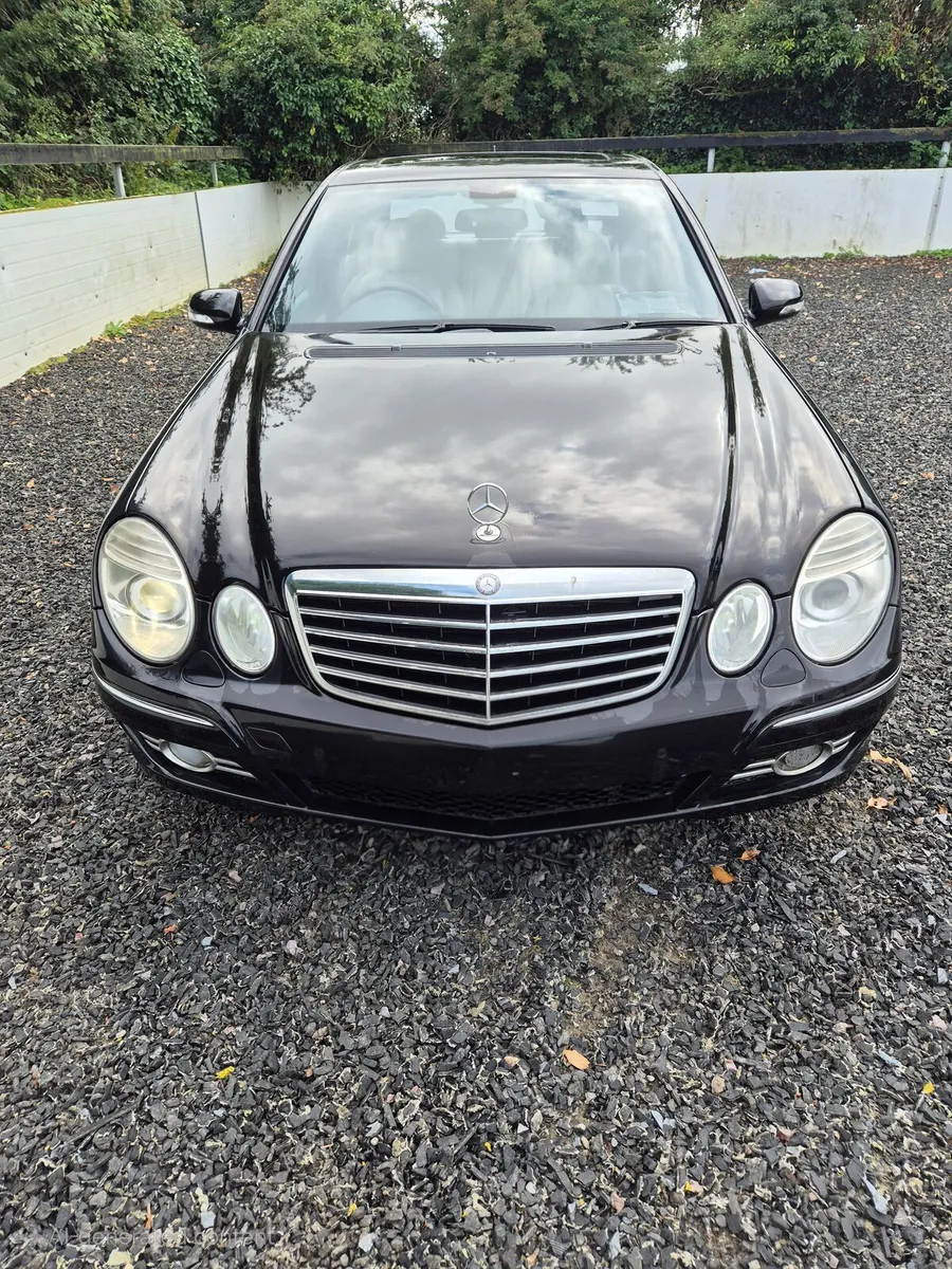 Mercedes-Benz e200 kompressor - Image 2