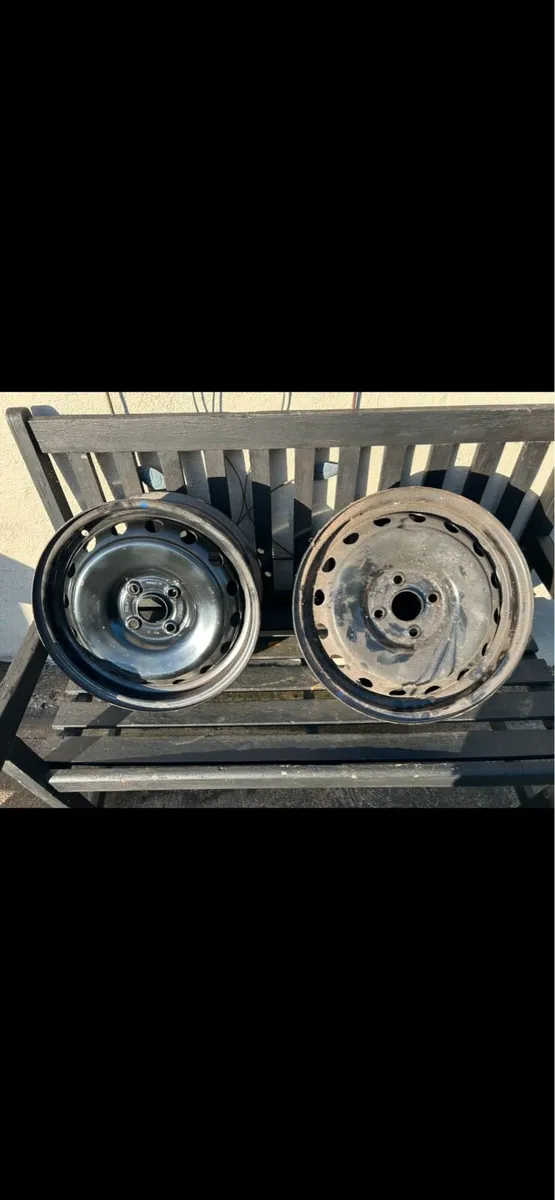 Four new rims and two very good radios - Image 4