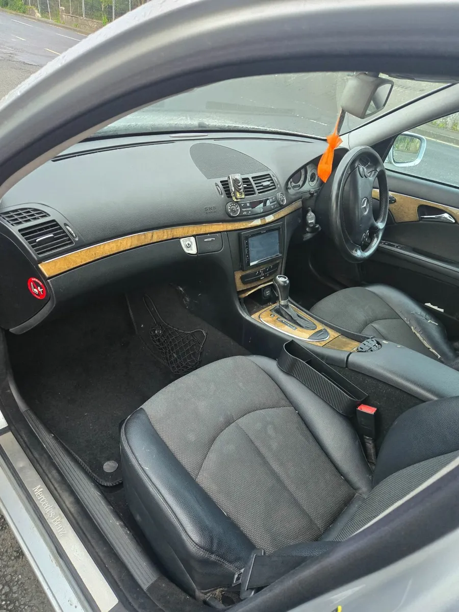 Mercedes-Benz E-Class 2008 - Image 4