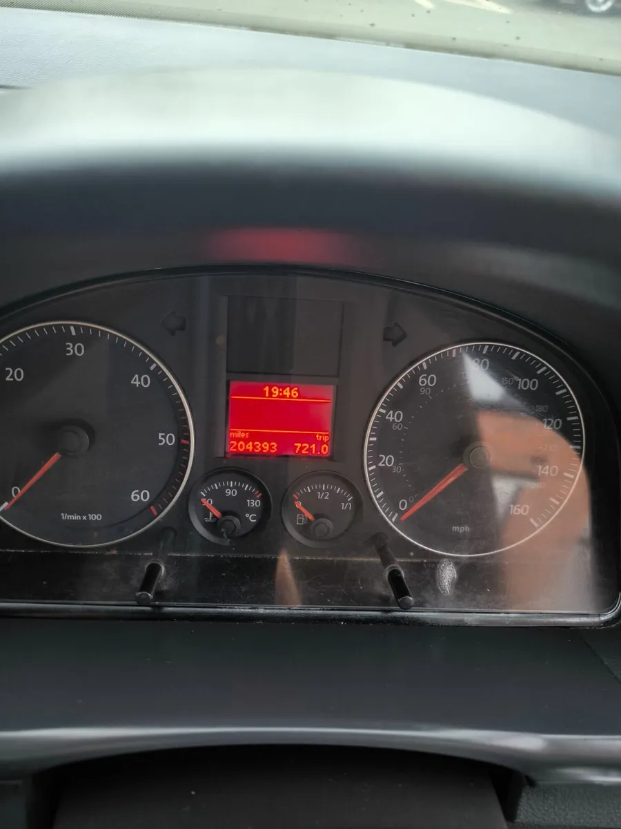 Volkswagen Touran 2007 - Image 2