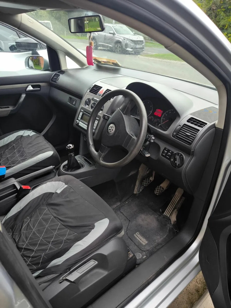 Volkswagen Touran 2007 - Image 3