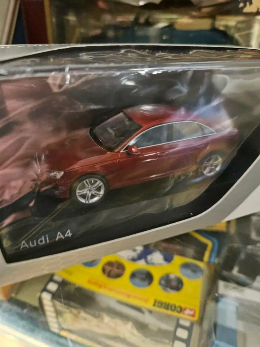 Corgi Minichamps Audi A4 - Image 2