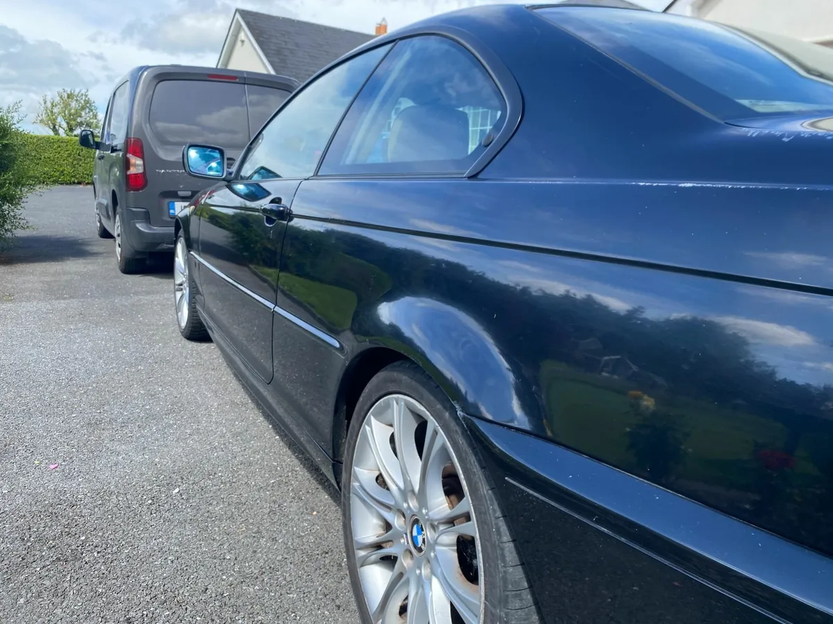 BMW 3-Series 2005 - Image 2