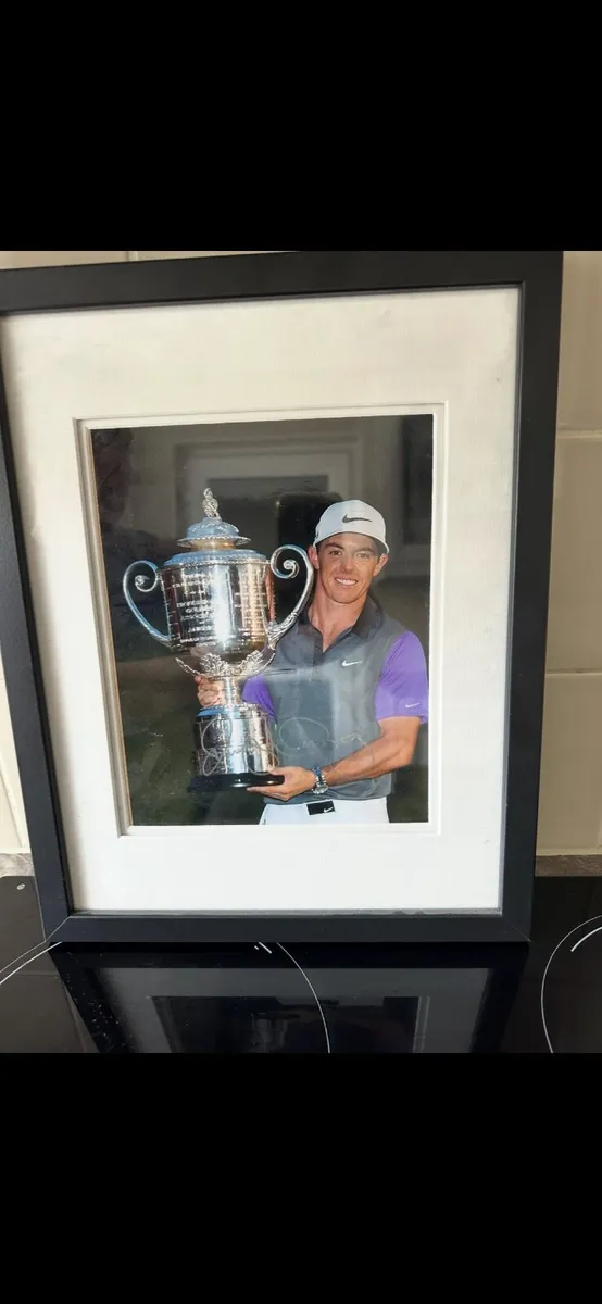 Photo and signed frame Rory McIlory - Image 3