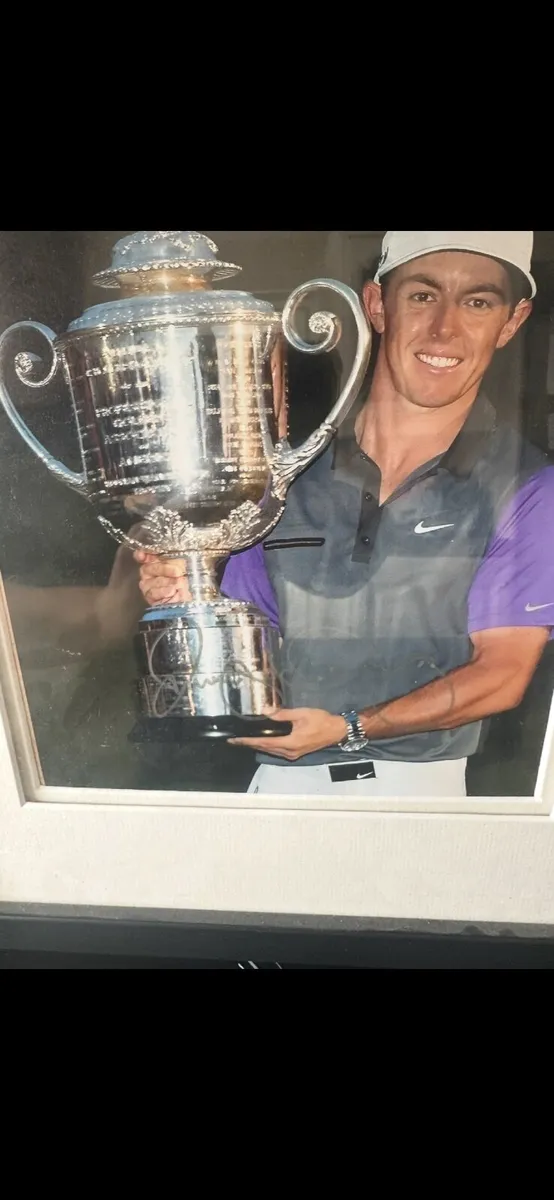 Photo and signed frame Rory McIlory - Image 4