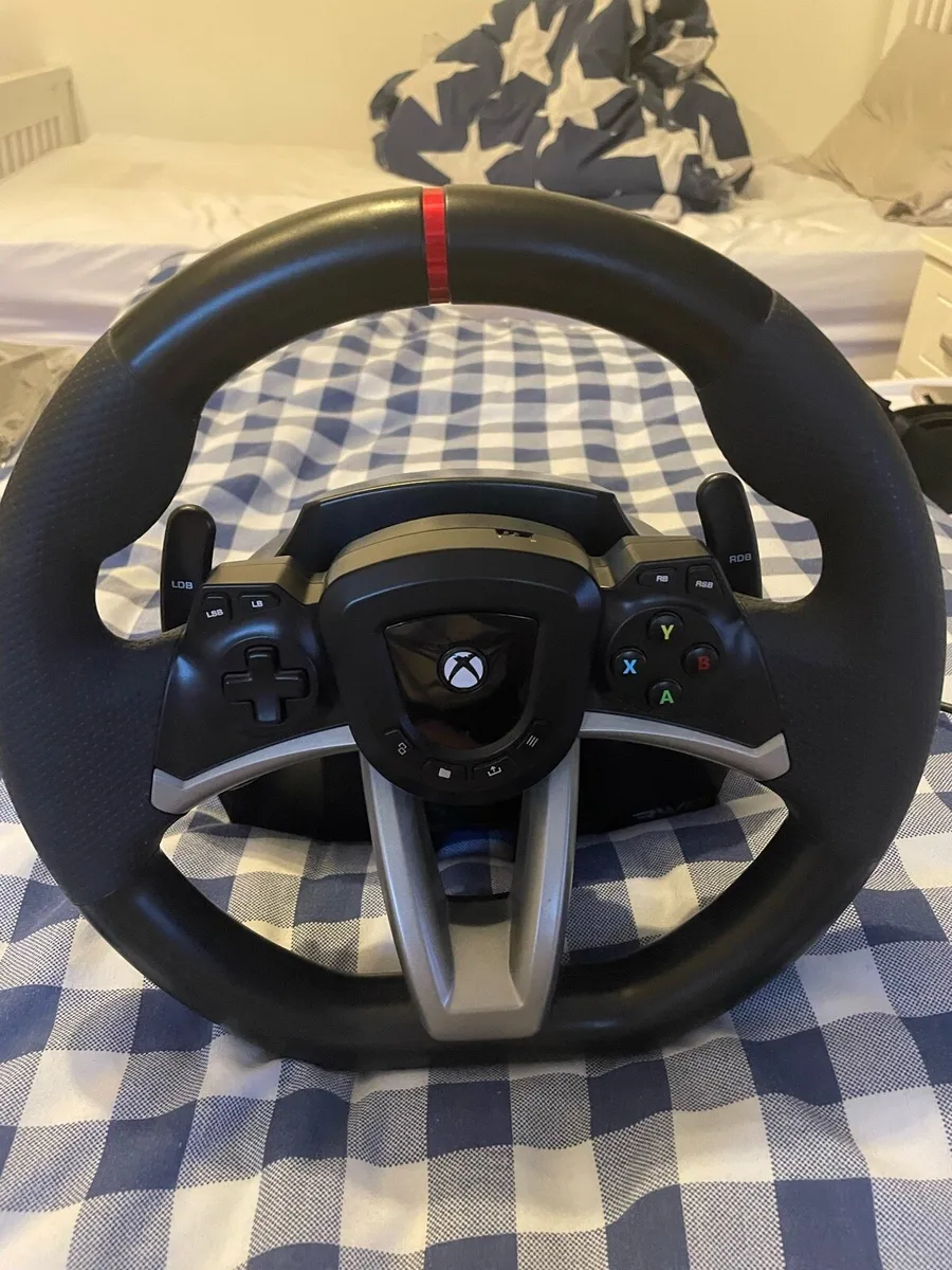 Hori racing wheel - Image 1