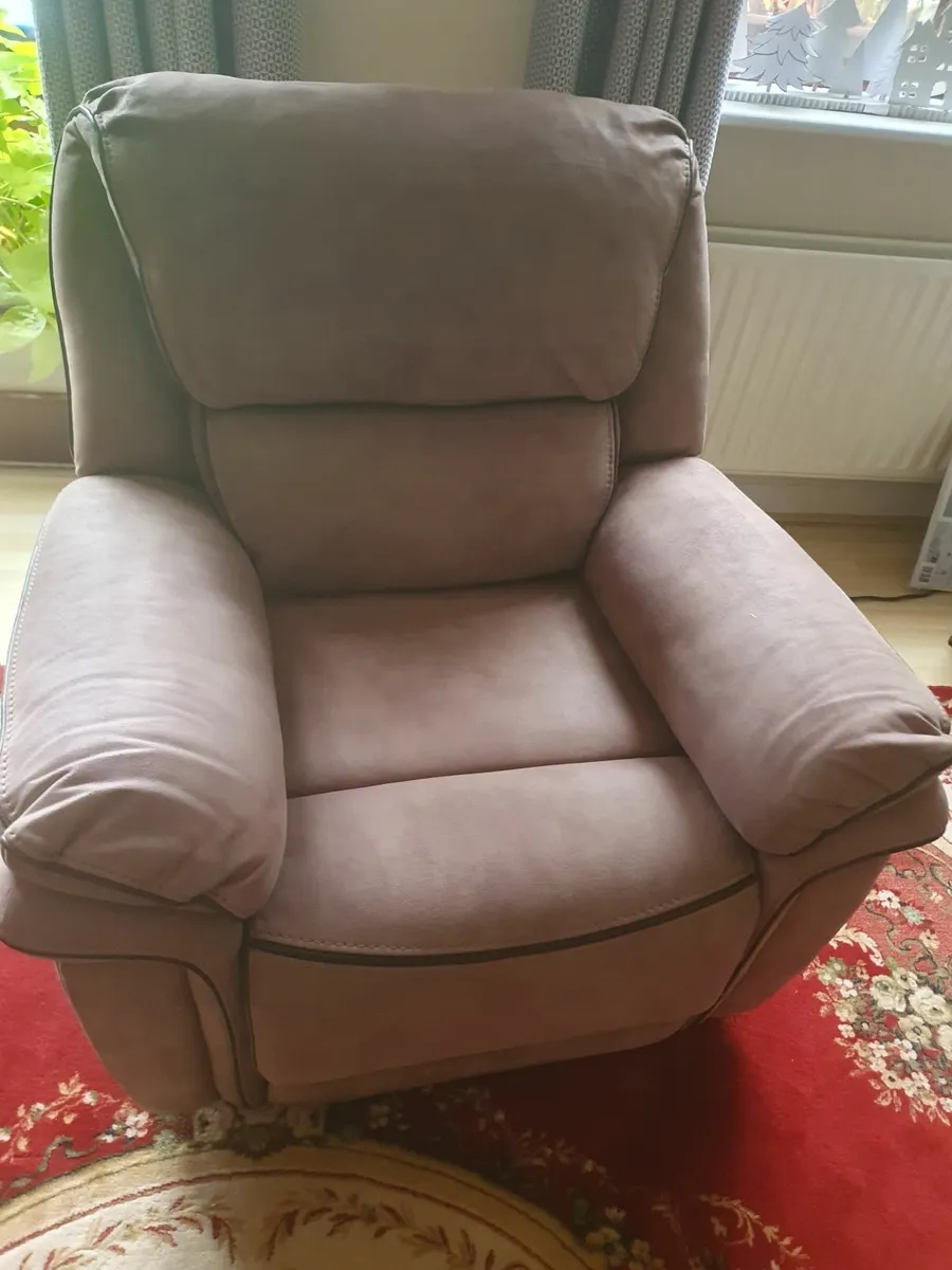 Recliner Chair - Image 2