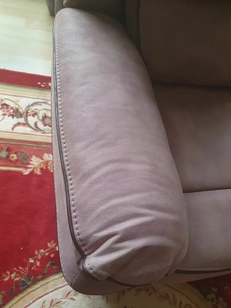 Recliner Chair - Image 3