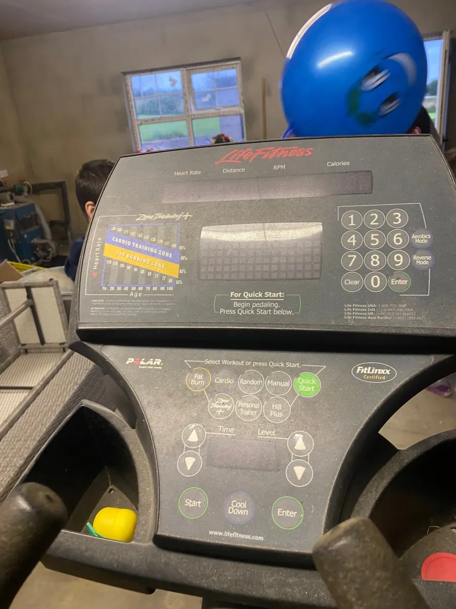 Cross Trainer - Image 2