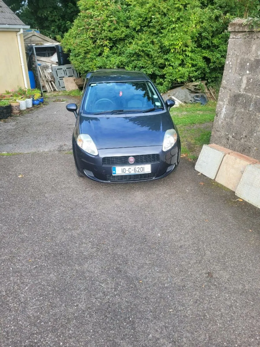 Punto. - Image 1