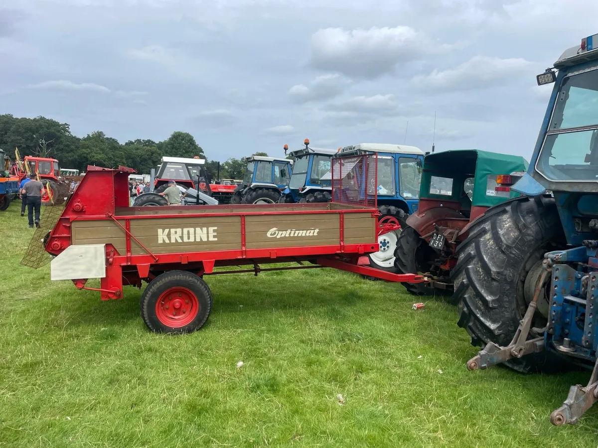 Trailer dung spreader wanted