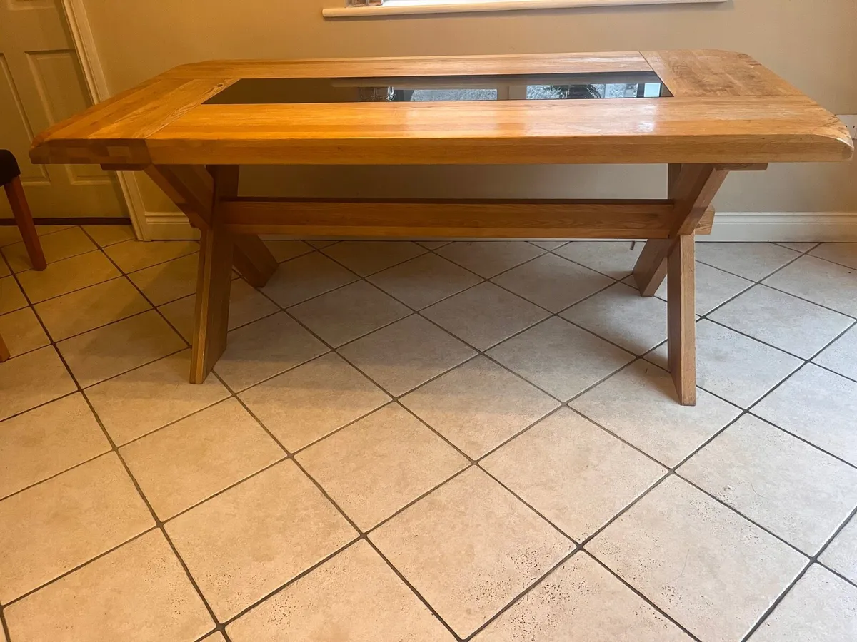 Kitchen table - Image 1