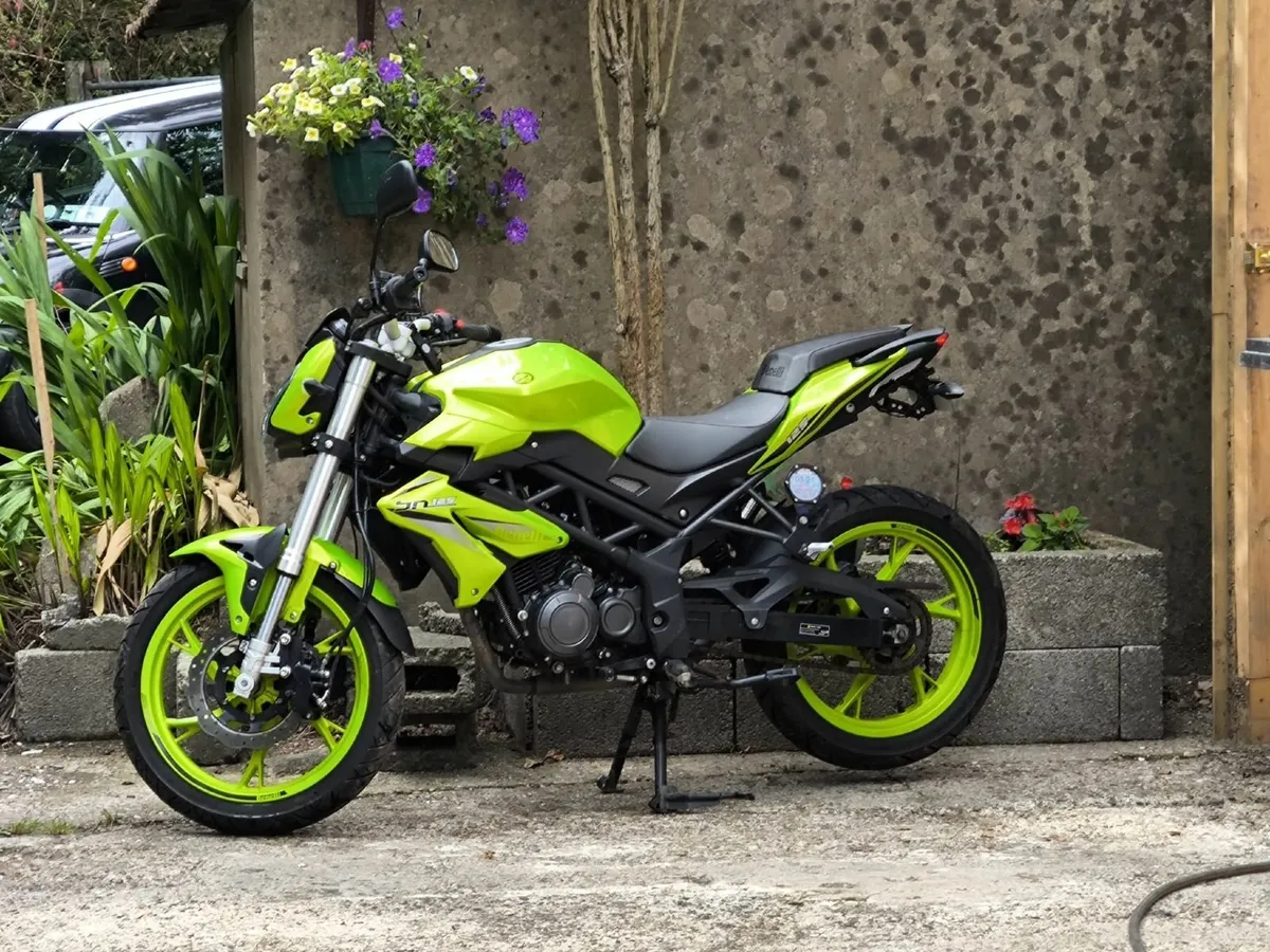 2020 BENELLI BN125, Exc cond, 5400 Km, Htd grips - Image 1