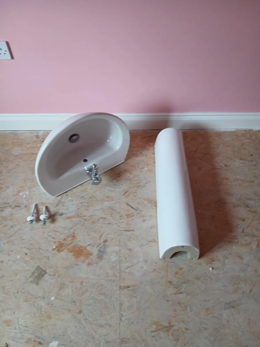 Toilets and hand Basins - Image 1