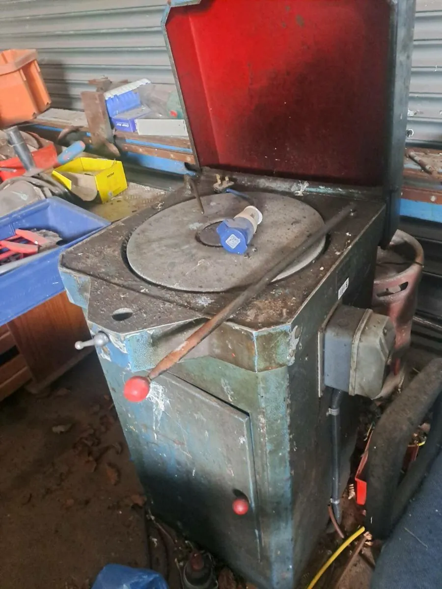 Metalwork machines - Image 1
