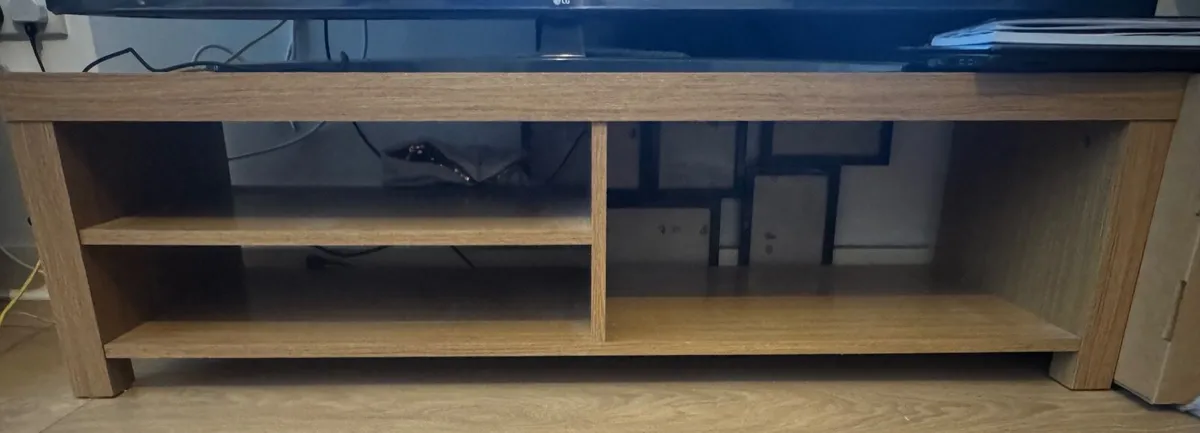 Oak effect Tv stand - Image 1