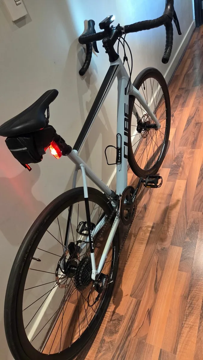 Cube Attain Pro road bike - Image 4