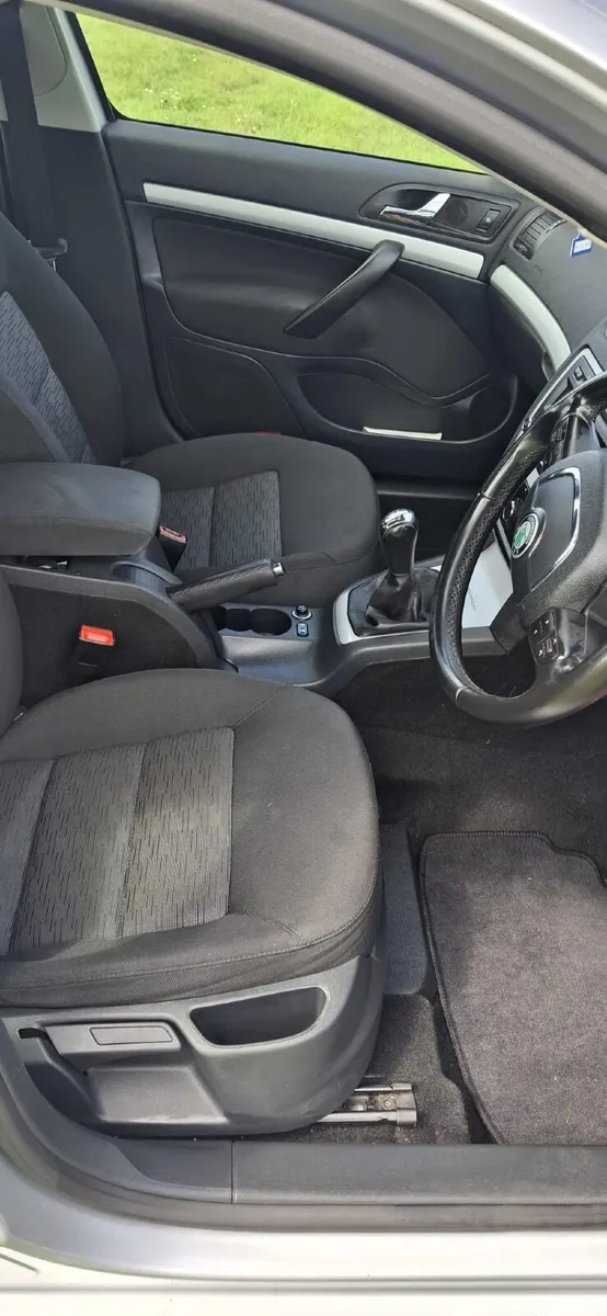 Skoda Octavia 2010 - Image 4