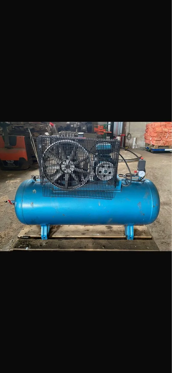 Clarke Compressor - Image 2