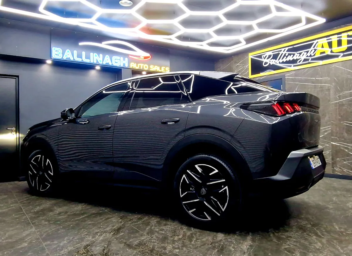 PEUGEOT 3008 1.2 MHEV PureTech 136bhp Allure - Image 2