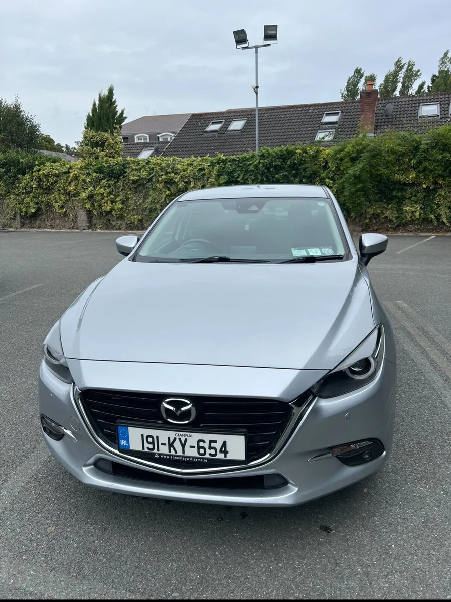 191 Mazda 3 Platinum 1.5 Diesel 4DR - Image 2