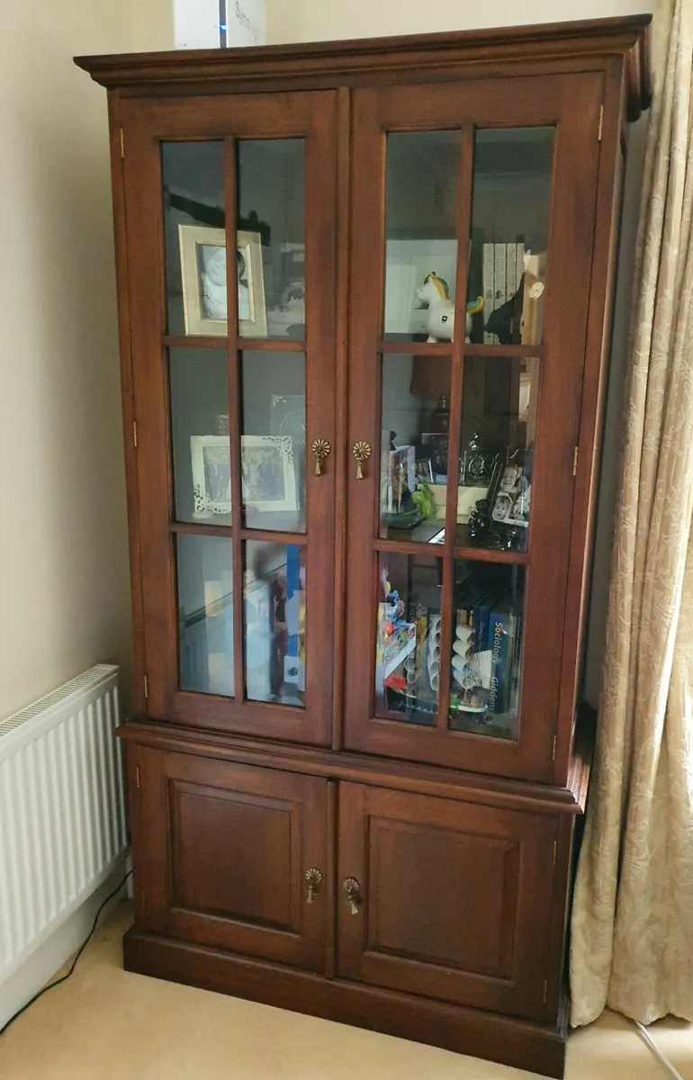 Solid mahogany book case / cabinet - Image 2