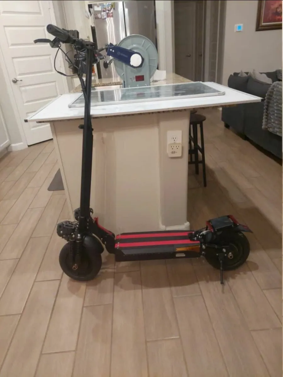 Electric scooter Ajoosos - Image 1