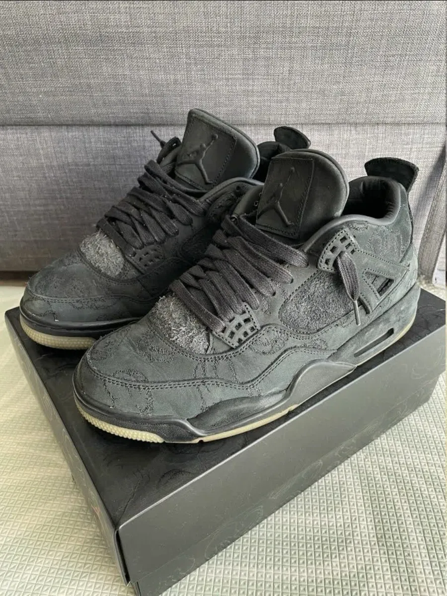 Size 8.5 - Jordan 4 Retro x KAWS Black 2017 - Image 2