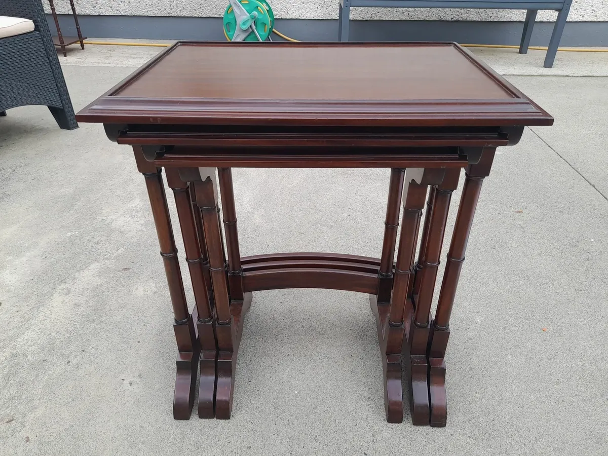 Nest of tables - Image 1