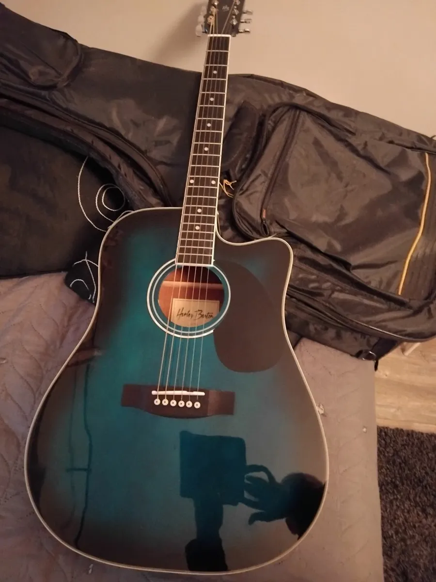 Guitar - Image 3