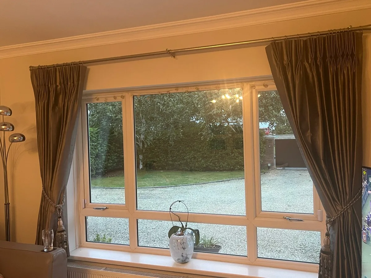 Curtains for sale. - Image 1