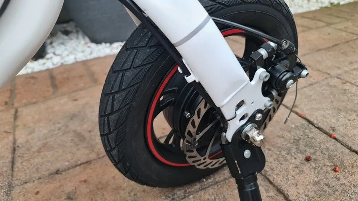 Windgoo B3 e-Scooter PRISTINE CONDITION electric bike - Image 3