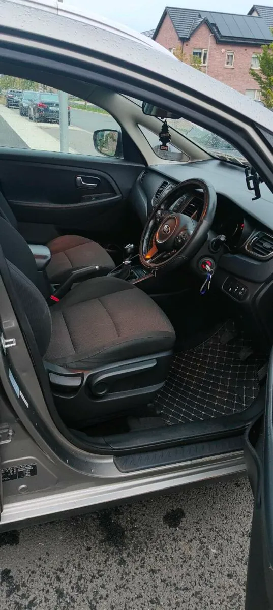 Kia Carens 7 Seater - Image 2