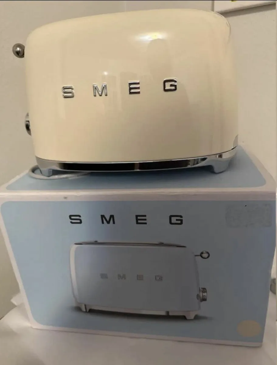 SMEG Retro Style 2 Slice Toaster - Image 1